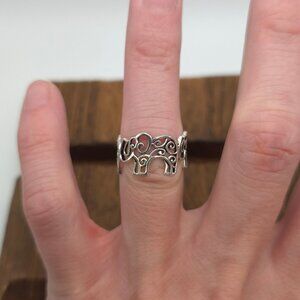 Size 6.5 925 Sterling Silver Elephants Ring A169